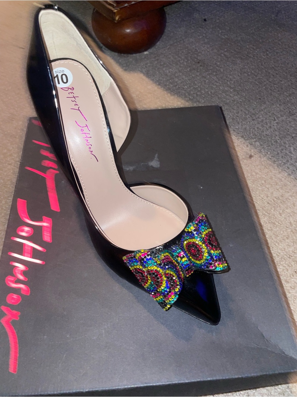 Betsy Johnson Black Stiletto Prince P Sequin Bow Size 10 - Picture 3 of 4